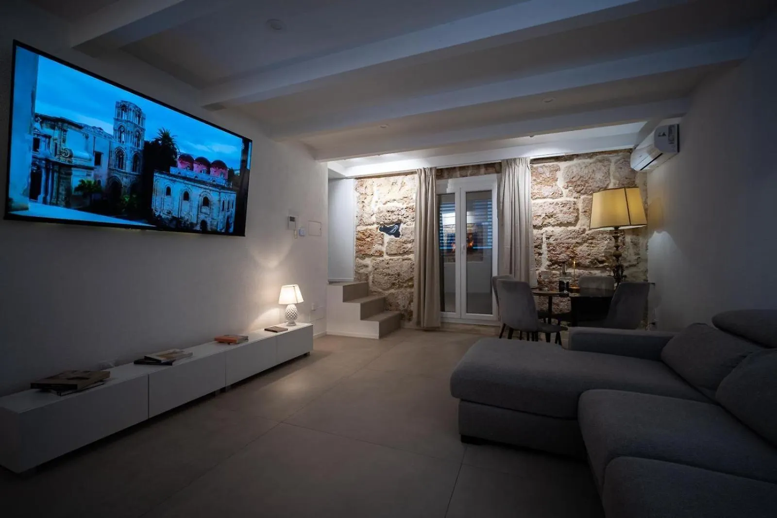 Santateresa19 Suite & Spa contacts
